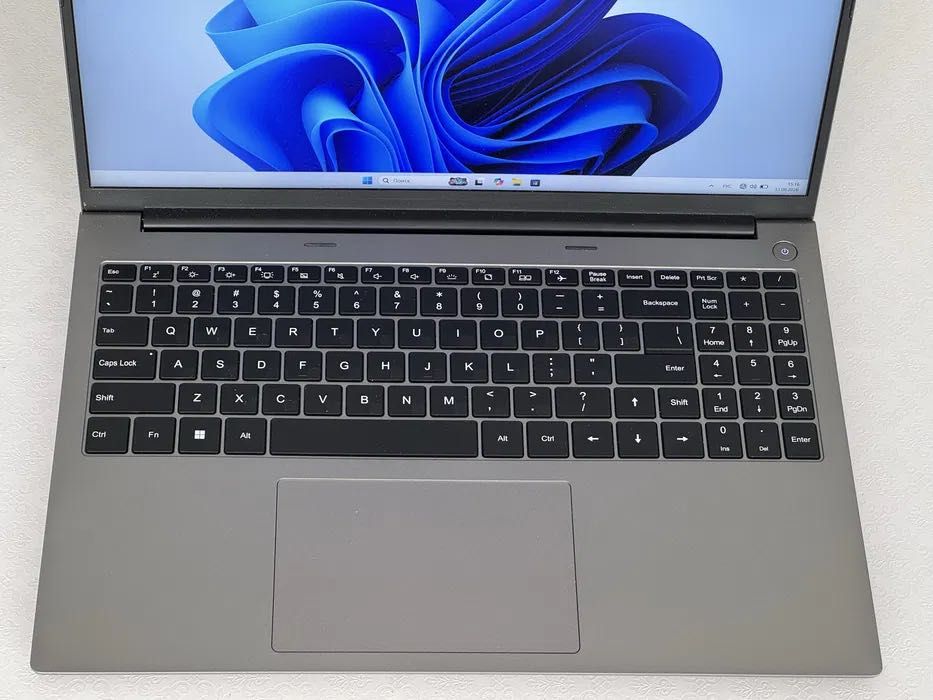 Ноутбук 16” 120 Гц