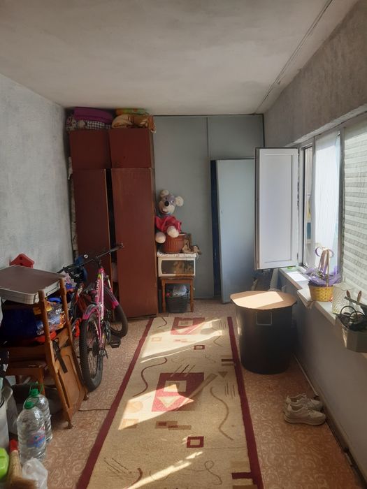 Обменяю  две  квартиры  на дом