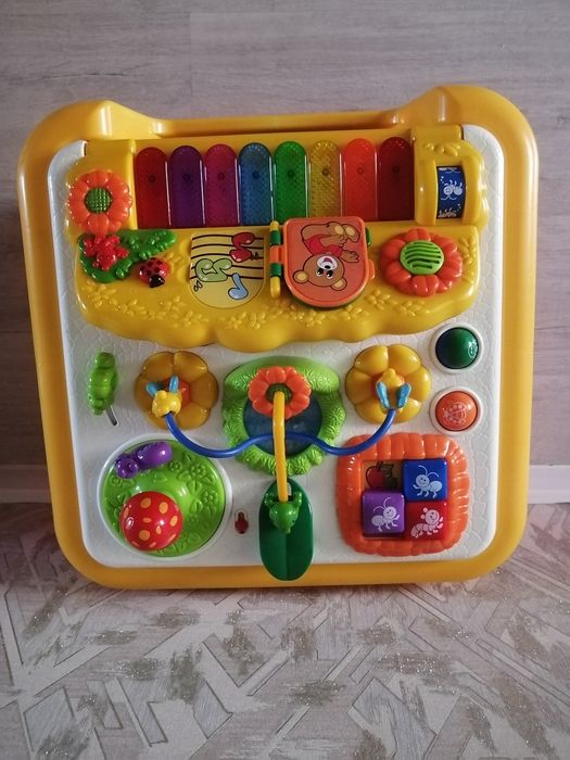 Развивающий столик