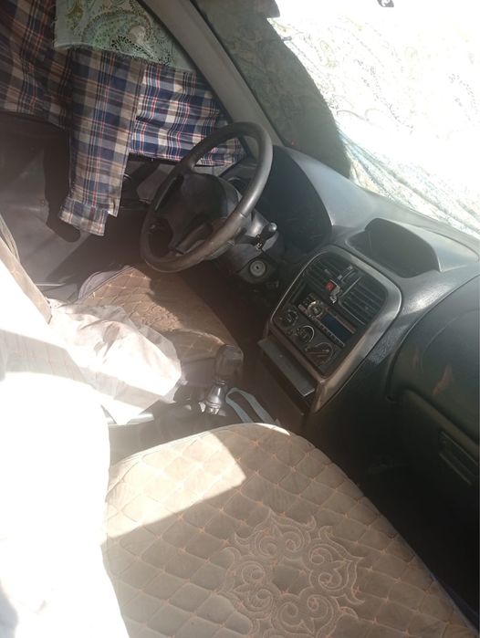 Mitsubishi carisma 2000 года