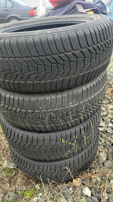 Продавам 4 бр зимни гуми 225/55/18 Hankook winter icept evo 3 x D 2024