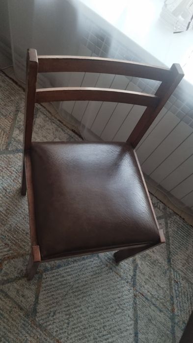 Стулья кухонные  2 штуки