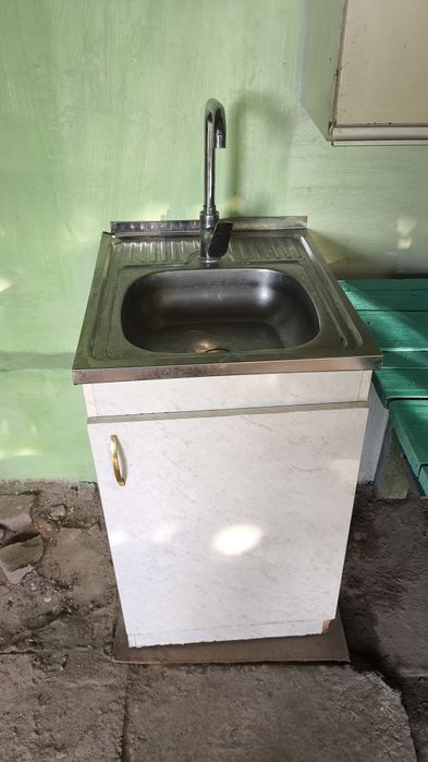 Мойка кухонная со смесителем