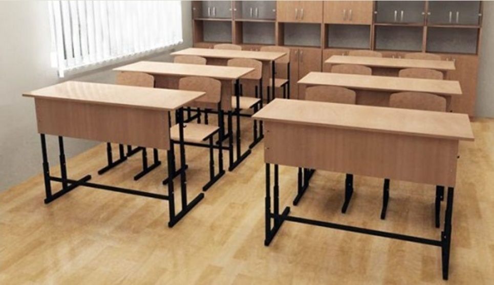 Школьная парта в комплекте со стульями, новая