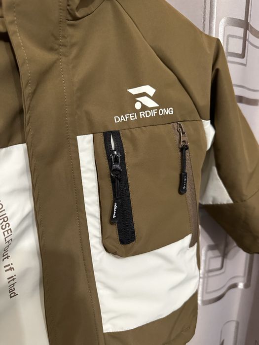 Весенняя куртка на ребенка