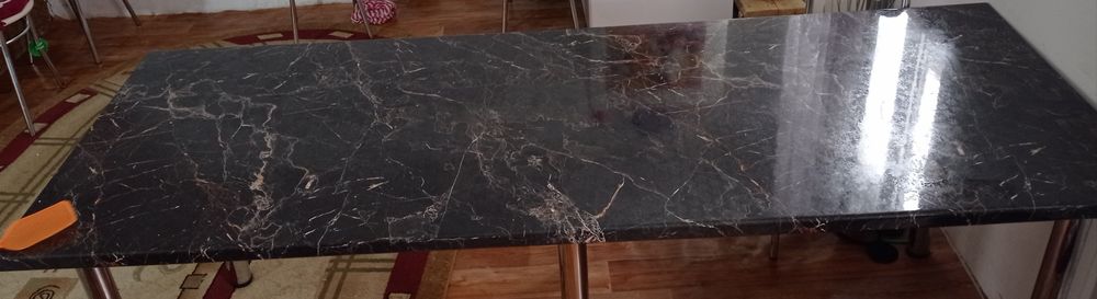 Стол обеденный хорошом состояние