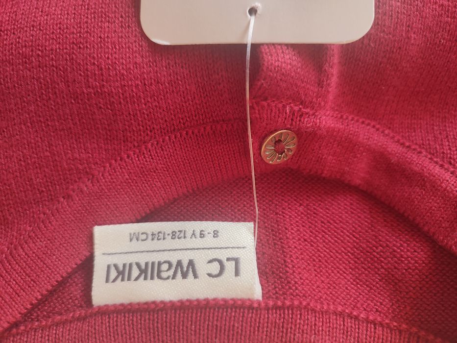 Нови тъмно червени  жилетки с етикет от LCWaikii
