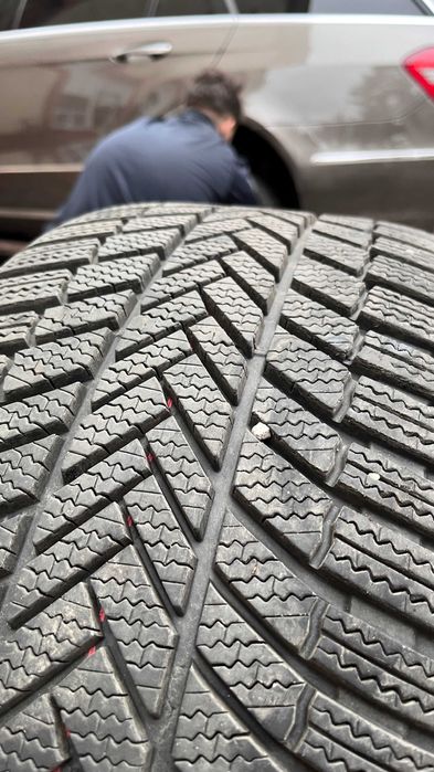 3 Anvelope larna BRIDGESTONE Blizzak LM005 245/45 R17 99 V XL DOT 2424