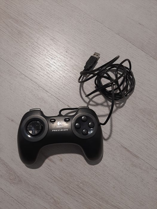 Джойстик Logitech