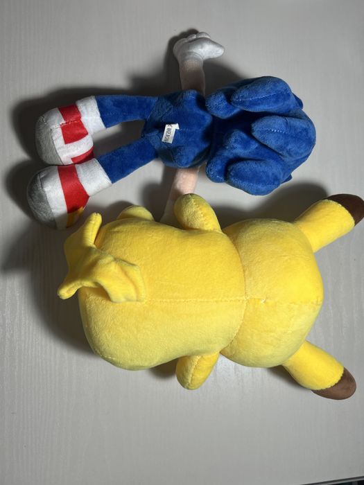 Игрушки пикачу и соник
