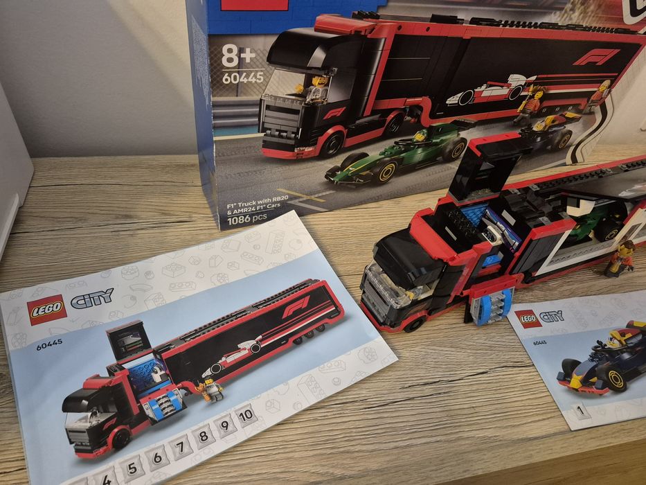 LEGO 60445  City - Camion F1 cu masinile F1 RB20 si AMR24 (60445)