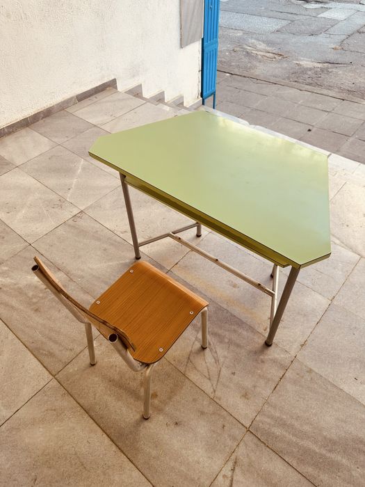 Винтидж ученически чин със стол – Италия, 60–70-те години