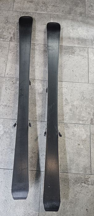 Schiuri Salomon de 130 cm