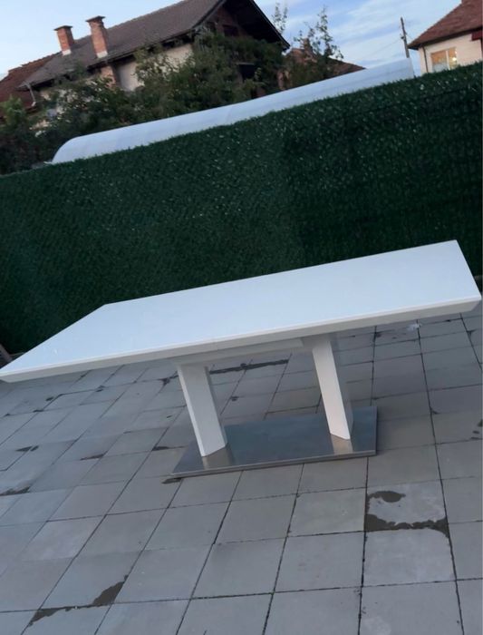 Големи трапезни маси