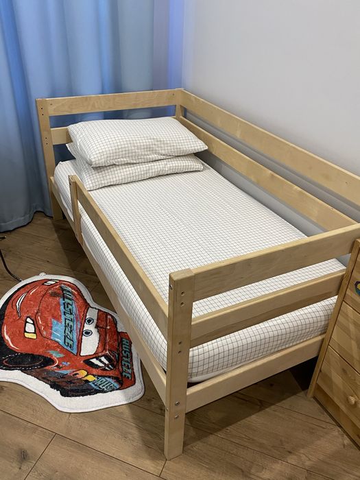 Продам деревянную кровать 90х160