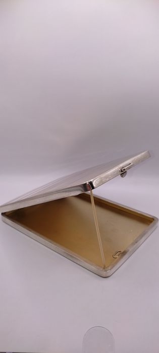 Продам серебренный подсигар.