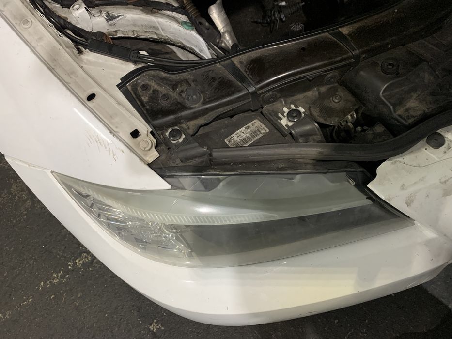 Продаваме фейслифт фарове за бмв е90 91 bmw e90 91