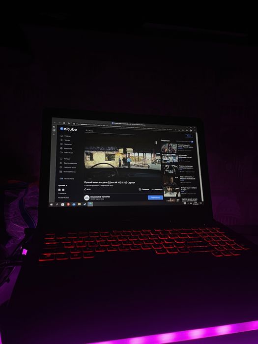 Подставка для ноутбука или планшета