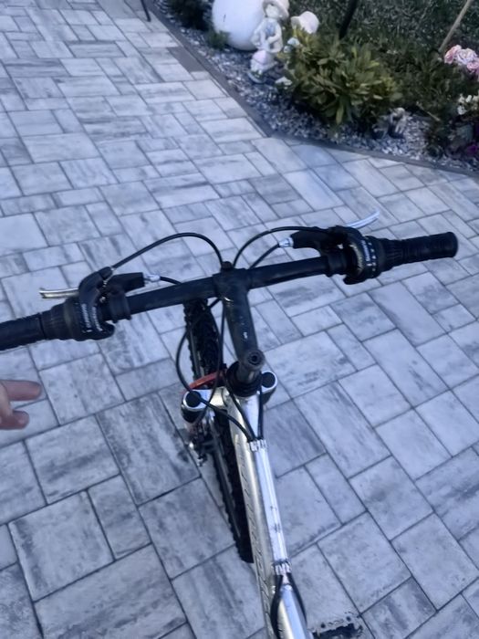 Vând Bicicleta            h