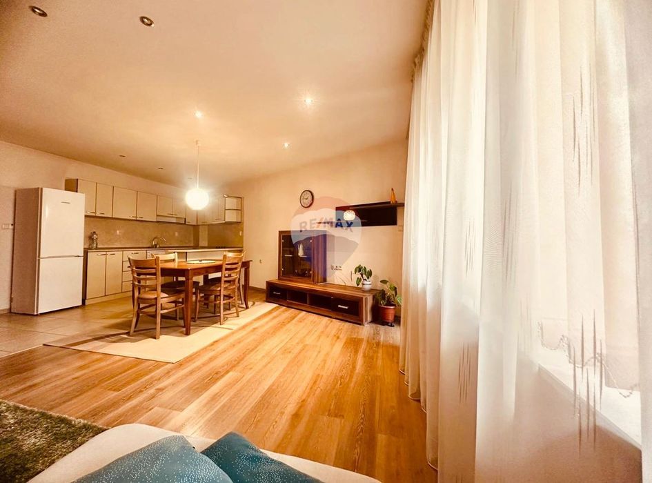 Продава се Тристаен апартамент в Варна, Гранд Мол Варна - 100 кв.м за 2590 €/кв.м - Снимка #4