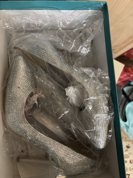 Женская туфелька