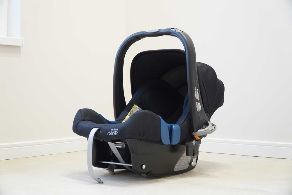 Столче за кола Britax Romer + IsoFix base
