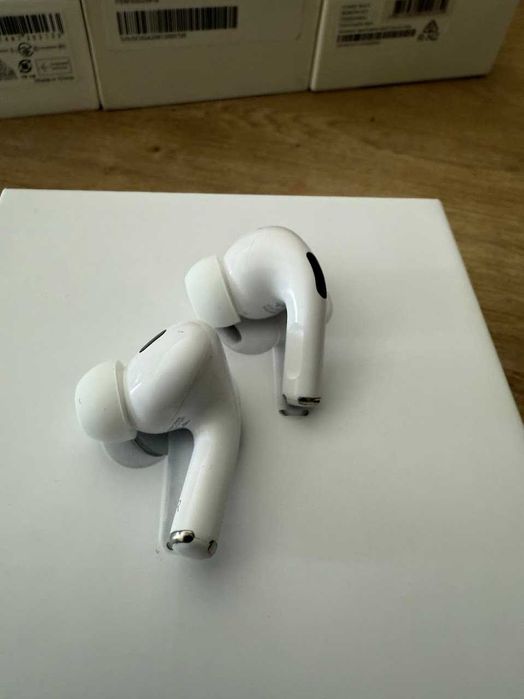 Căști wireless tip AirPods Pro – neoriginale, calitate bună