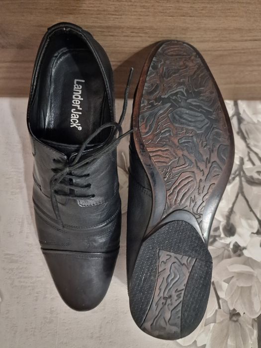 Официални обувки