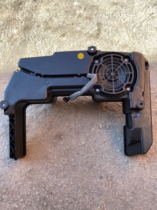 Бас колона буфер Bang & Olufsen 8k9035382b Audi a4 a5 q5