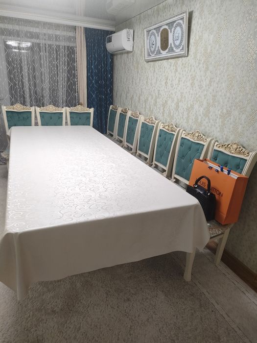 Продам стол 3-3,5м, стулья 12шт