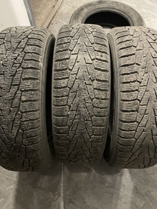 Продам шины размер 215/70/16