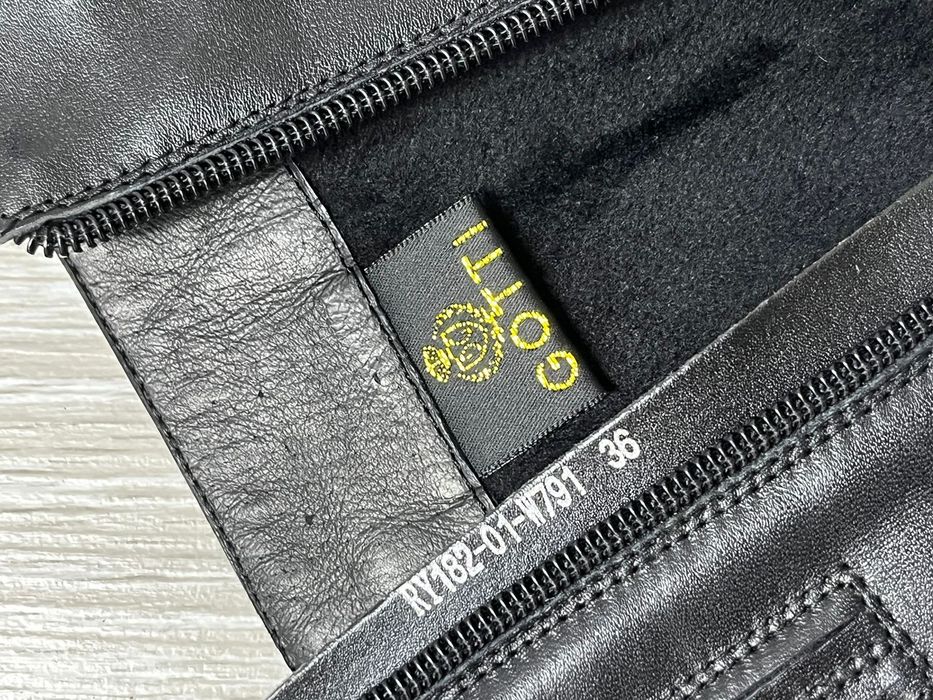 Продам демисезонние сапоги