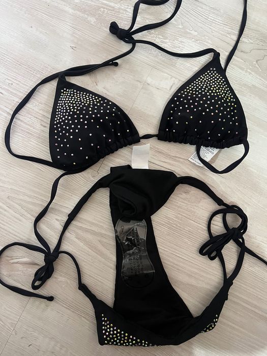 Бански костюм от две части с камъни