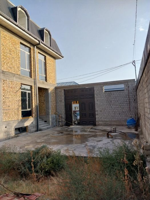 Срочно ховли сотилади