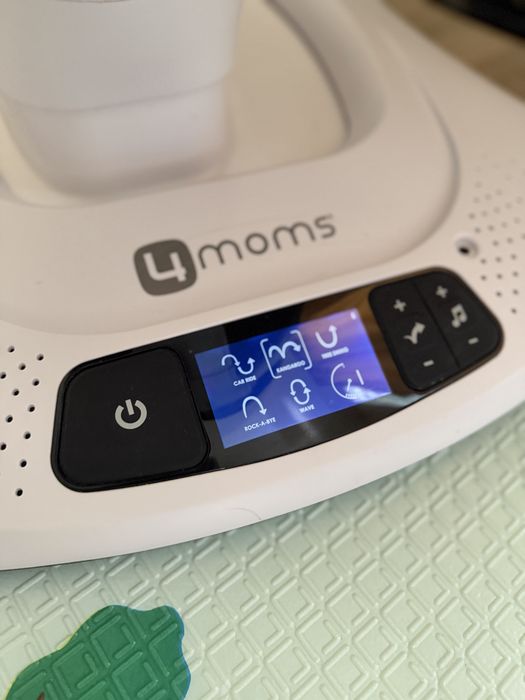 Mamaroo - 4 Moms
