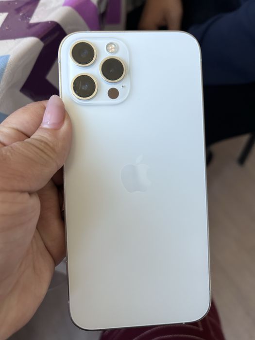 Продам Айфон 12 про макс