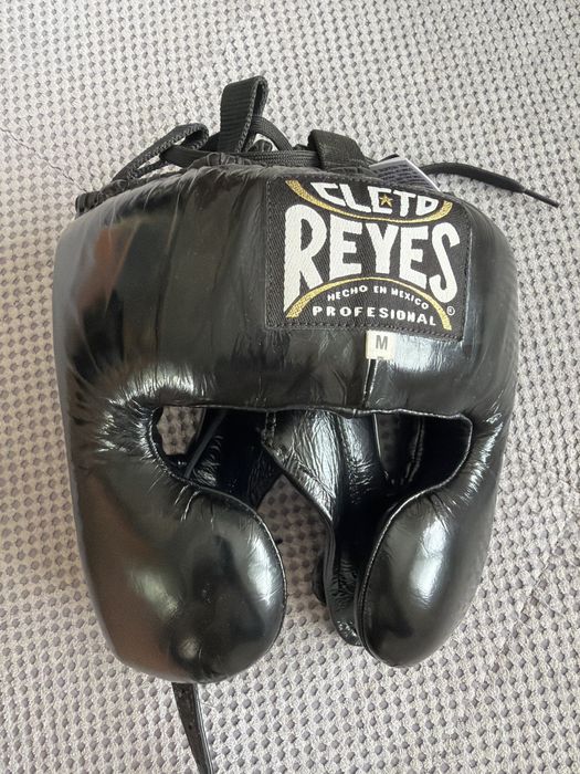 Cleto Reyes каска за бокс