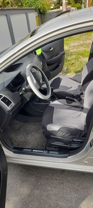 HYUNDAI i20  1.2 84CP  consum redus benzina  5l/100km  2012