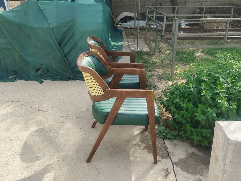Продам стулья кресло