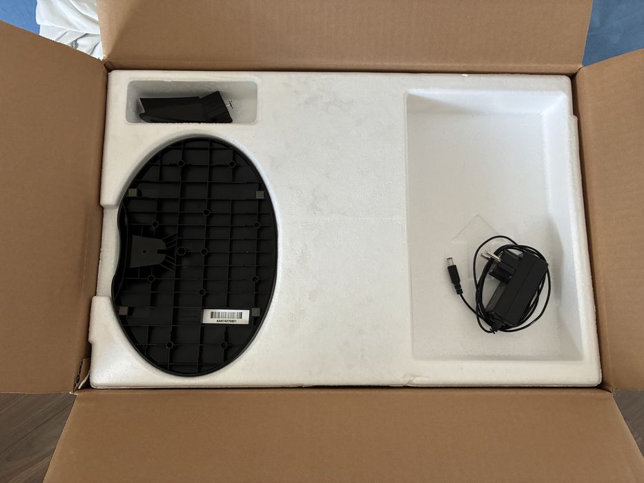 Монитор LG 22EA63 [22]