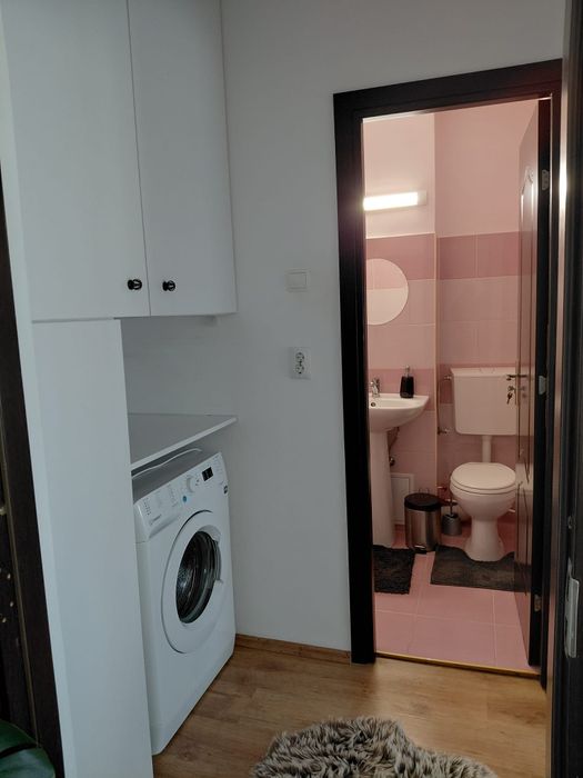 Închiriez apartament cu 2 camere