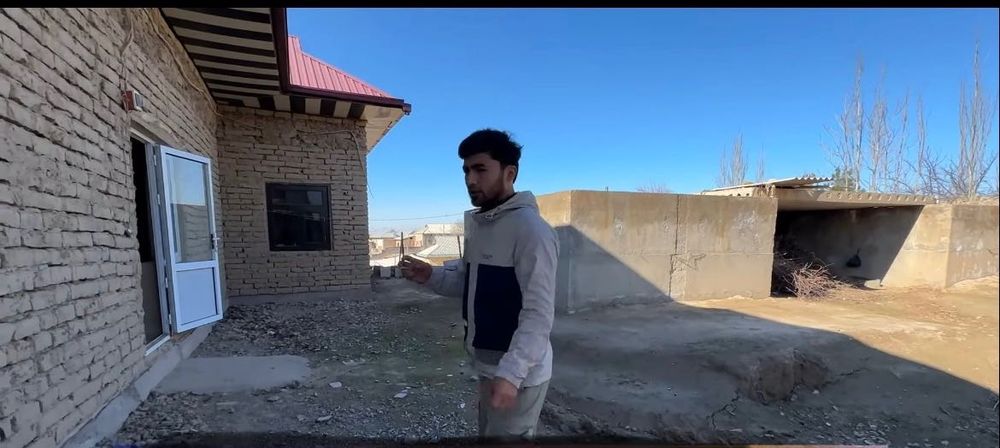 Уй сотилади, 10 сотик ери билан