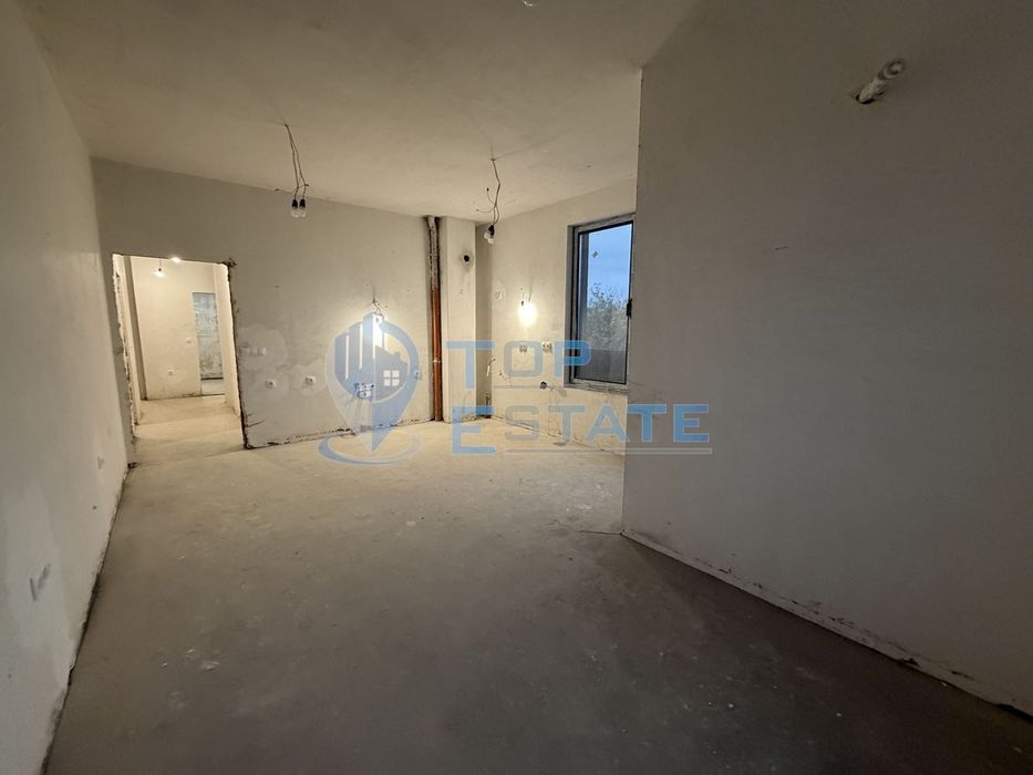 Продава се Тристаен апартамент в Велико Търново, Зона Б - 93 кв.м за 1882 €/кв.м - Снимка #2