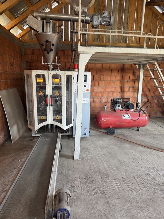 Se vinde urgent!! Masina de ambalat condimente "pudra".