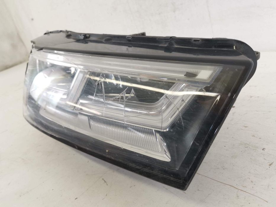 Десен фар Лед Матрикс Ауди Q5 SUV [FY] Оригинален Повреден Audi Q5 SUV