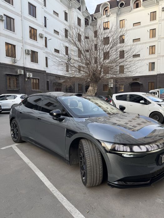 Автомобиль ZEEKR 007