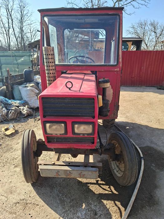 Vand tractoras in stare de funciunare