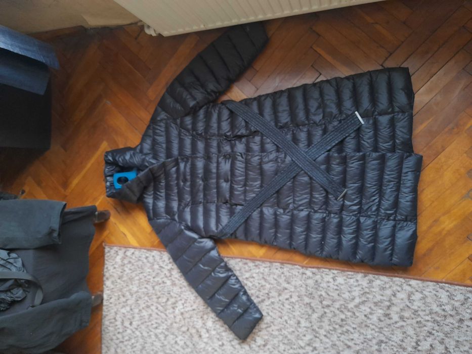 Яке с колан и качулка