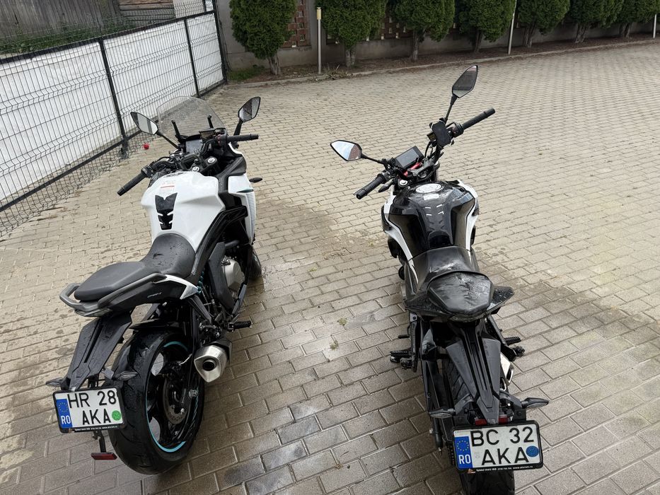 Vand sau schimb 2 motocicleta CF Moto