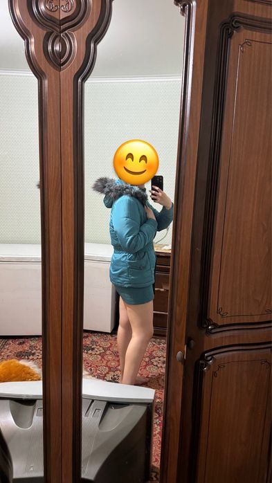 Продам женские пуховики